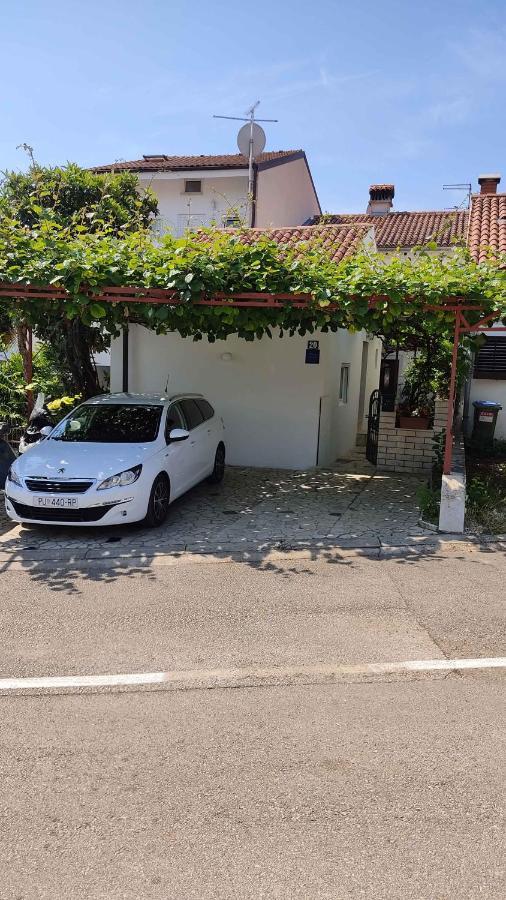 Апартаменты In Porec/istrien 33353 *